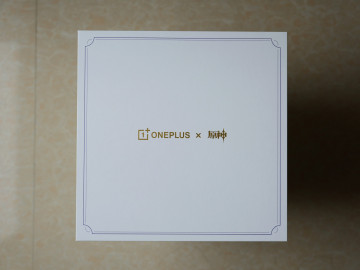 Распаковка лимитки OnePlus Ace 3 (OnePlus 12R) Genshin Impact на фото