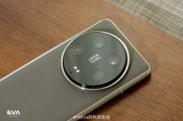 Титановый Xiaomi 14 Ultra поступил в продажу: большая подборка фото